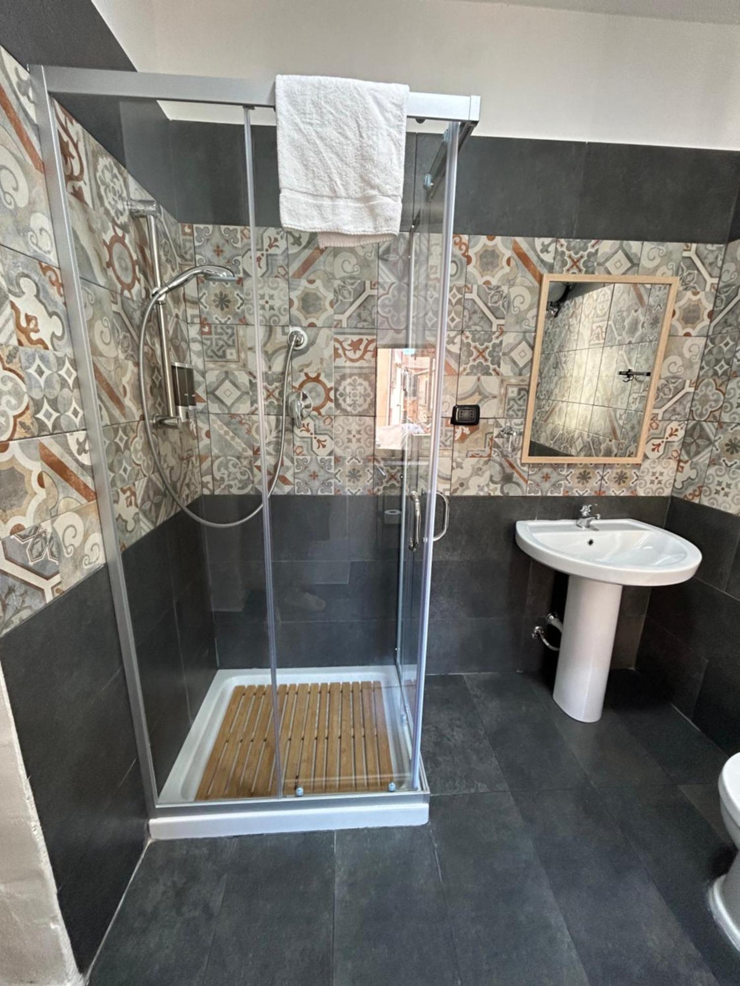 Bonne Nuit Terracina Bed & Breakfast Bagian luar foto