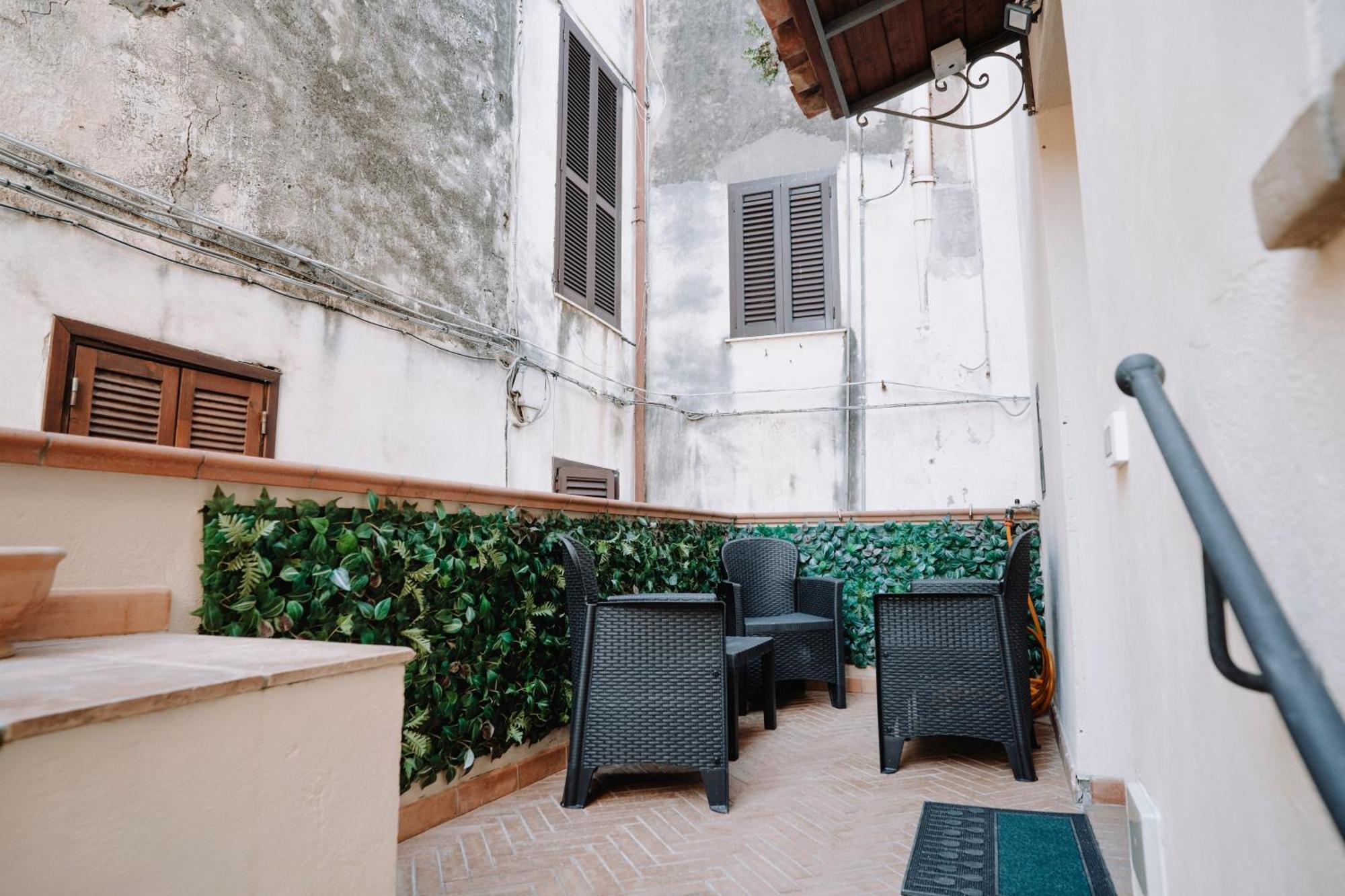 Bonne Nuit Terracina Bed & Breakfast Bagian luar foto