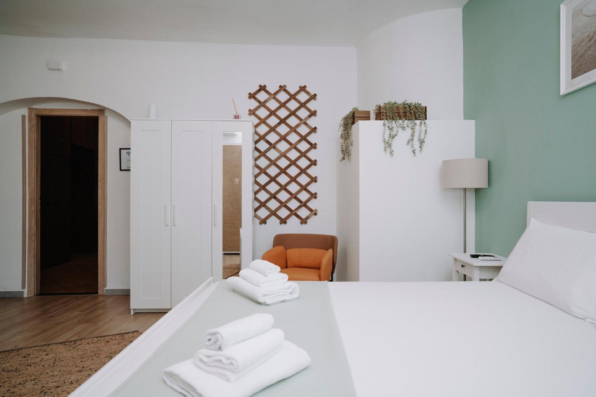 Bonne Nuit Terracina Bed & Breakfast Bagian luar foto