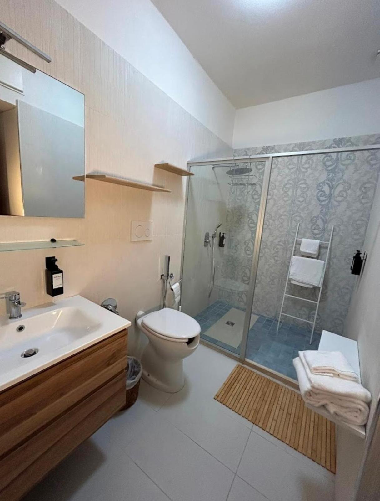 Bonne Nuit Terracina Bed & Breakfast Bagian luar foto
